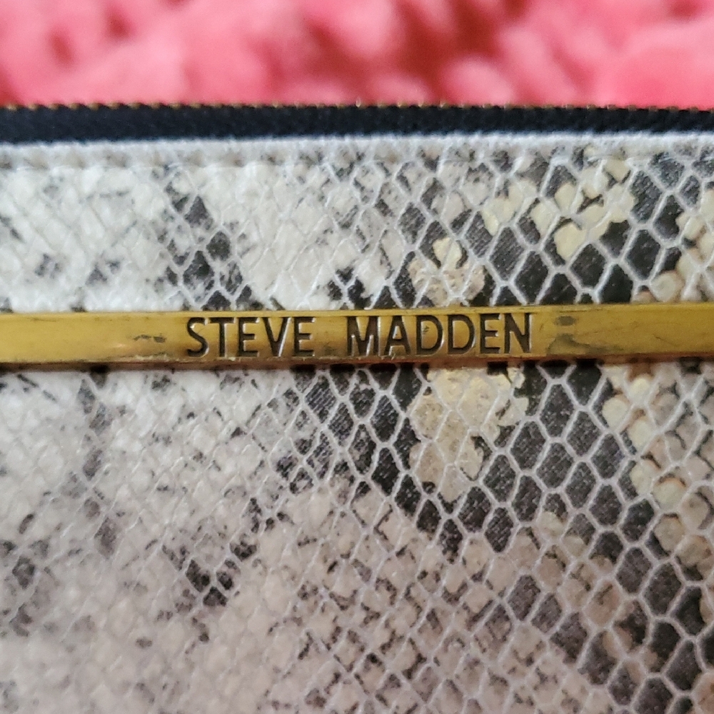 Steve Madden Snake Print Zip Around Wristlet Wallet - Picture 5 of 9